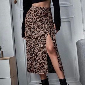 All over print split thigh skirt